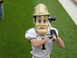 PSU04___22 Purdue Pete on the sidelines of a home football game